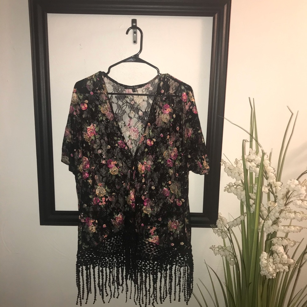 ⬇️🎈Sweet Rain Black Floral Lacy Blouse